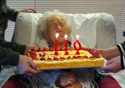On her 110th birthday. (Source: news.giudicarie.com)