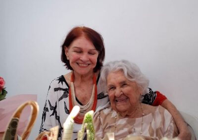 On her 109th birthday, with her daughter Vólia.