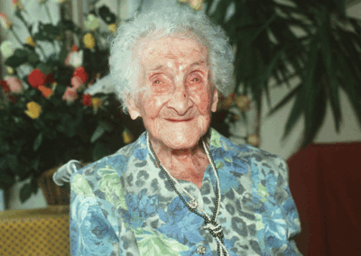 In 1995, aged 120. (Source: causeur.fr / SIPA)