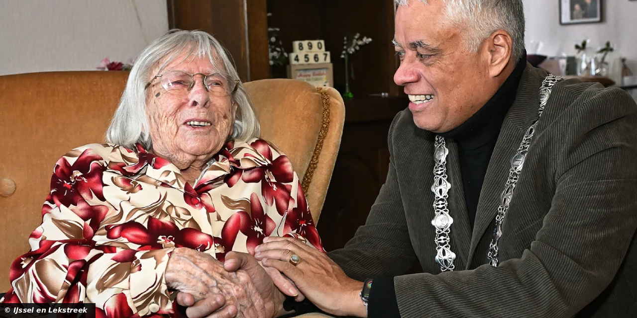 Elizabeth Philippina van Boven-Smaal, the Oldest Dutch Woman, Turns 111