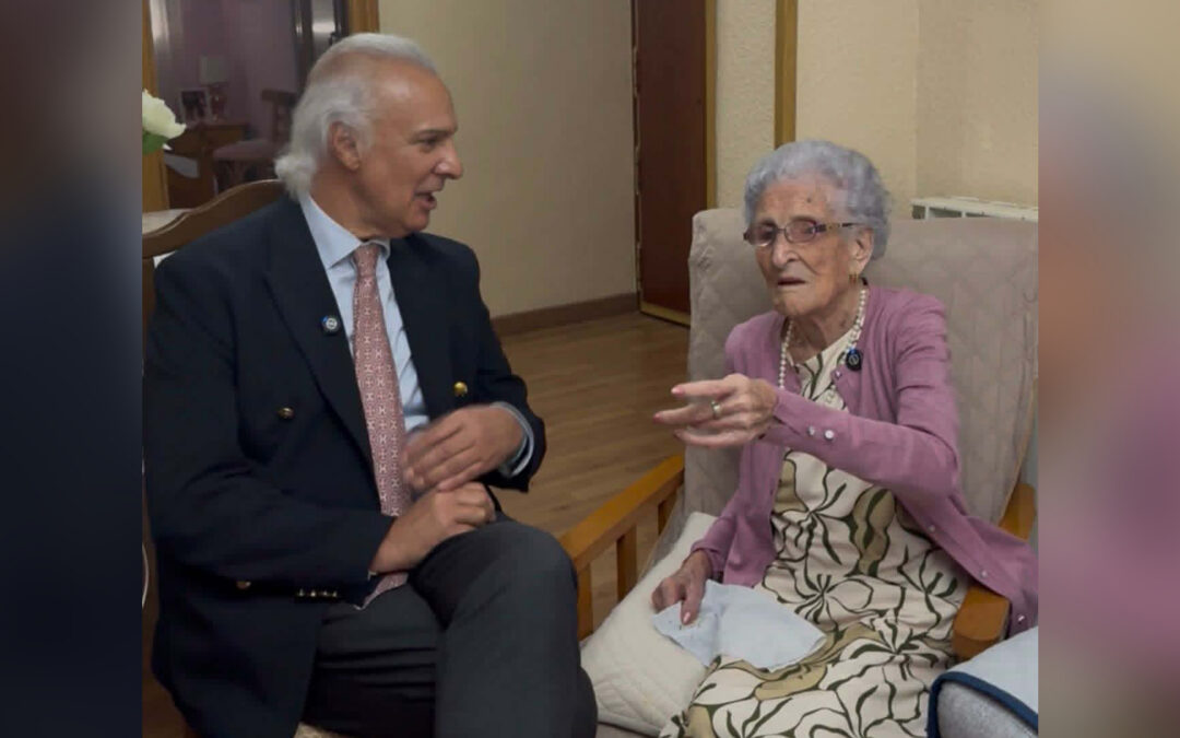 Visiting 111-Year-Old Regina Ramos Pauner of Spain