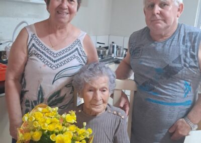 On her 108th birthday, with her daughter-in-law Alvaci and step-son Arlindo.