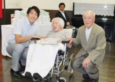 In September 2014, aged 110. (Source: city.matsubara.lg.jp)