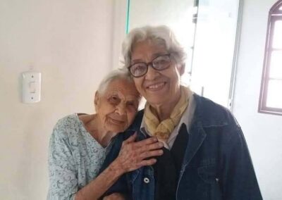 In 2020, at the age of 102, with her sister, nun Janete Monjardim (b. 1935)