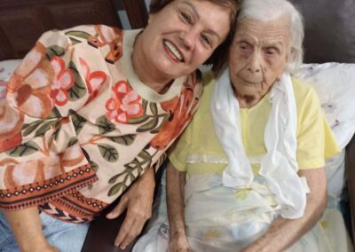 At age 106, with her daughter Nelcy. (January 2025)