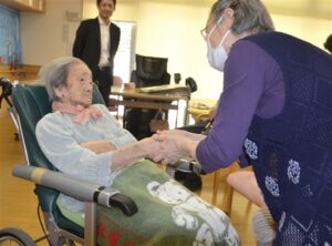 On her 109th birthday in 2018. (Source: hitoyoshi-sharepla.com)