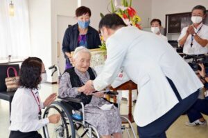 At the age of 108. (Source: 佐賀新聞)