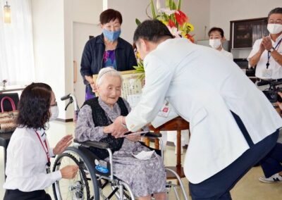 At the age of 108. (Source: 佐賀新聞)