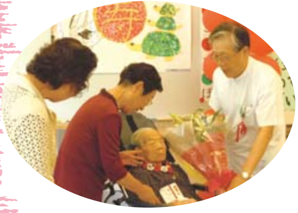 In September 2012, aged 107. (Source: ibarahp.jp)
