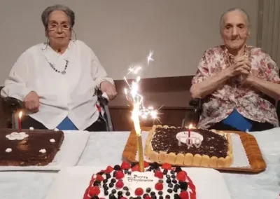 Pietrasanta (right) on her 109th birthday. (Source: Il Notiziario)